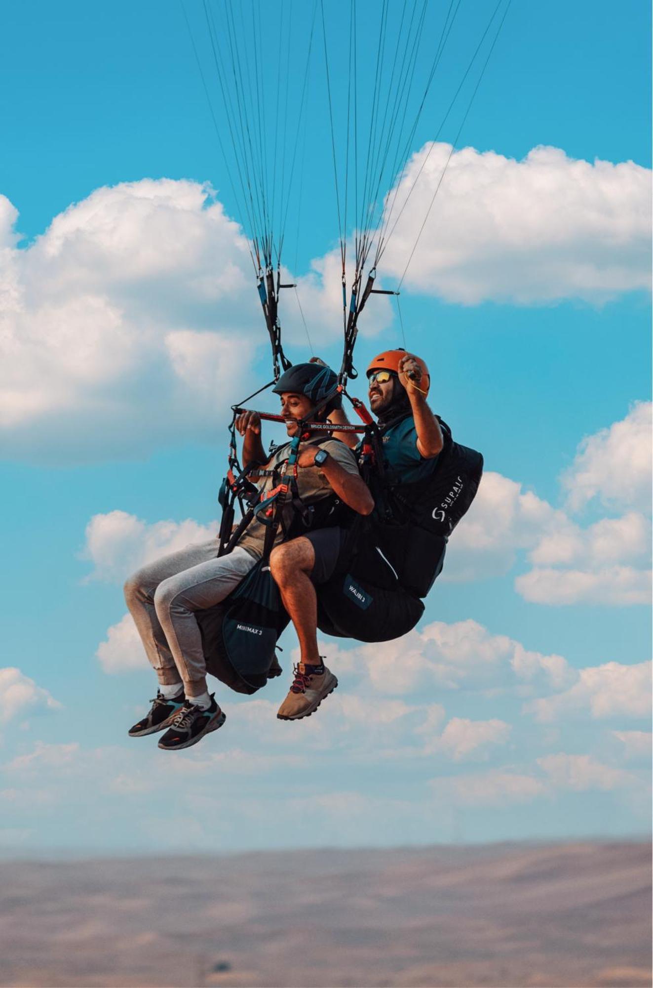 Al Badayer Retreat By Sharjah Collection Hotell Margham Eksteriør bilde Tandem paragliding in the French Alps